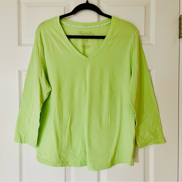 Faded Glory Tops - EUC Faded Glory Women’s Lime Green V-Neck Top | 3/4 Sleeves